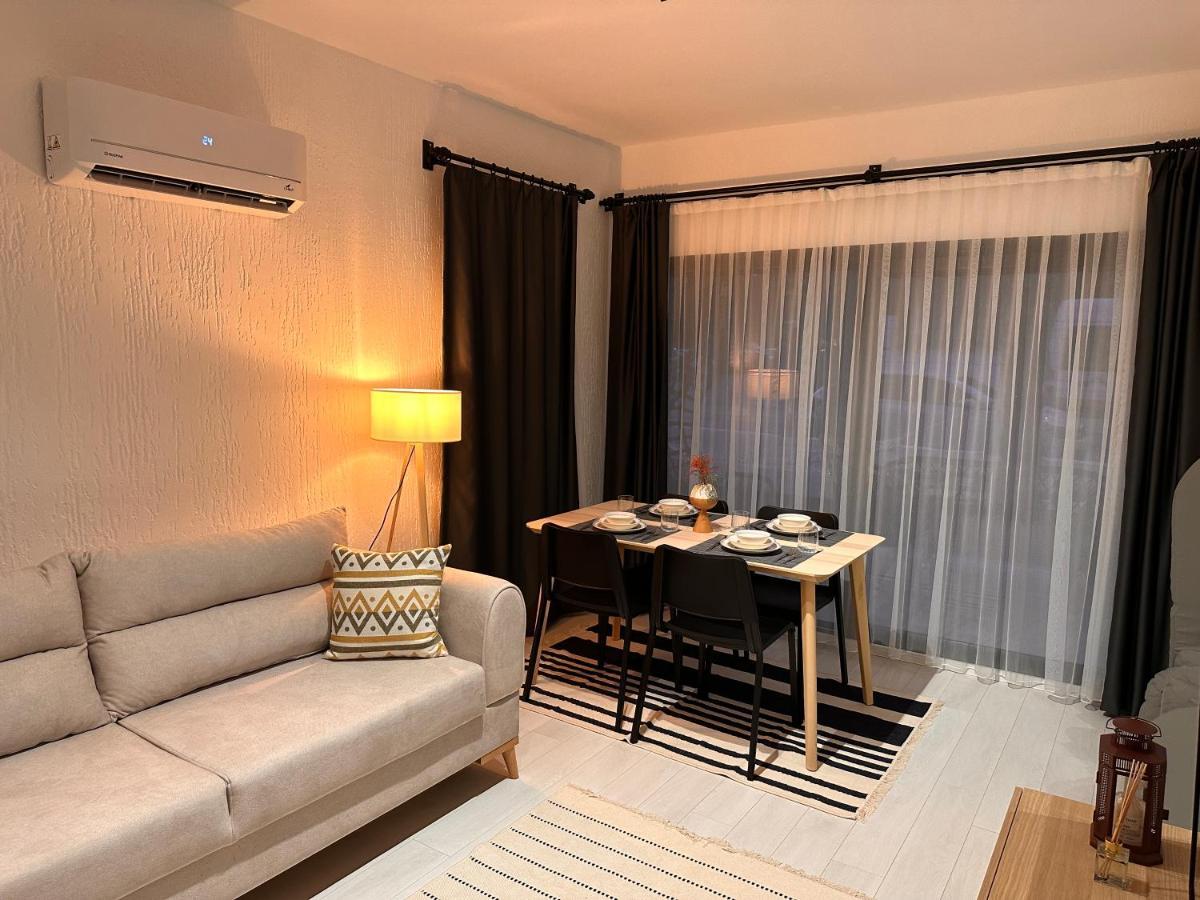 Aqua Apartment